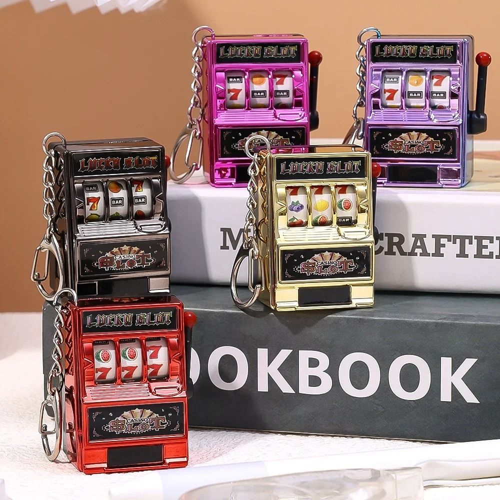 Fruit Slot Machine - Mini-Glücksspielautomat Schlüsselanhänger Kreatives Arcade-Taschenfrucht-Glücks-Jackpot-Gadget Antistress-Spielzeug Lustige